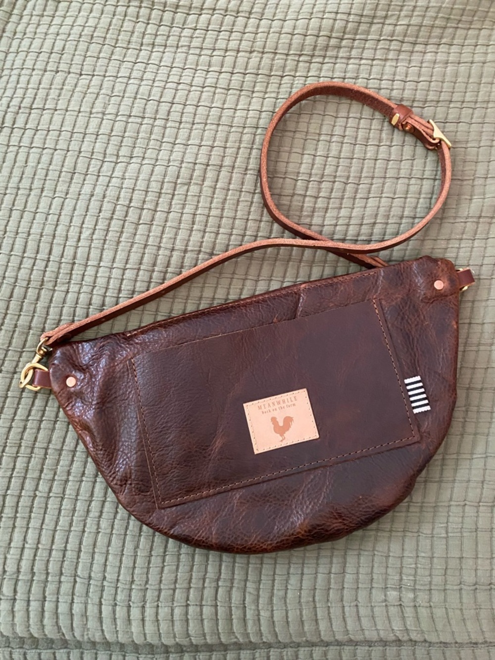 Meanwhile Back on the Farm Mocha Tuscan Fanny Bag - Picture 2 of 6